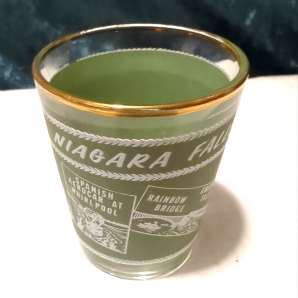 Shotglass Vintage Niagara Falls Canada 1960s Regular Size Shot Gold Trim
